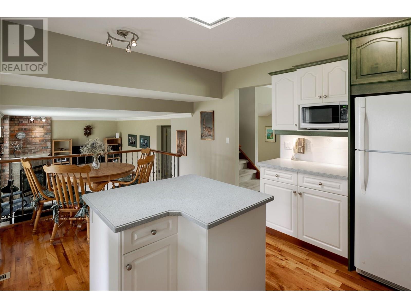 Photo 19 of 3942 Suncrest Court, Kelowna BC