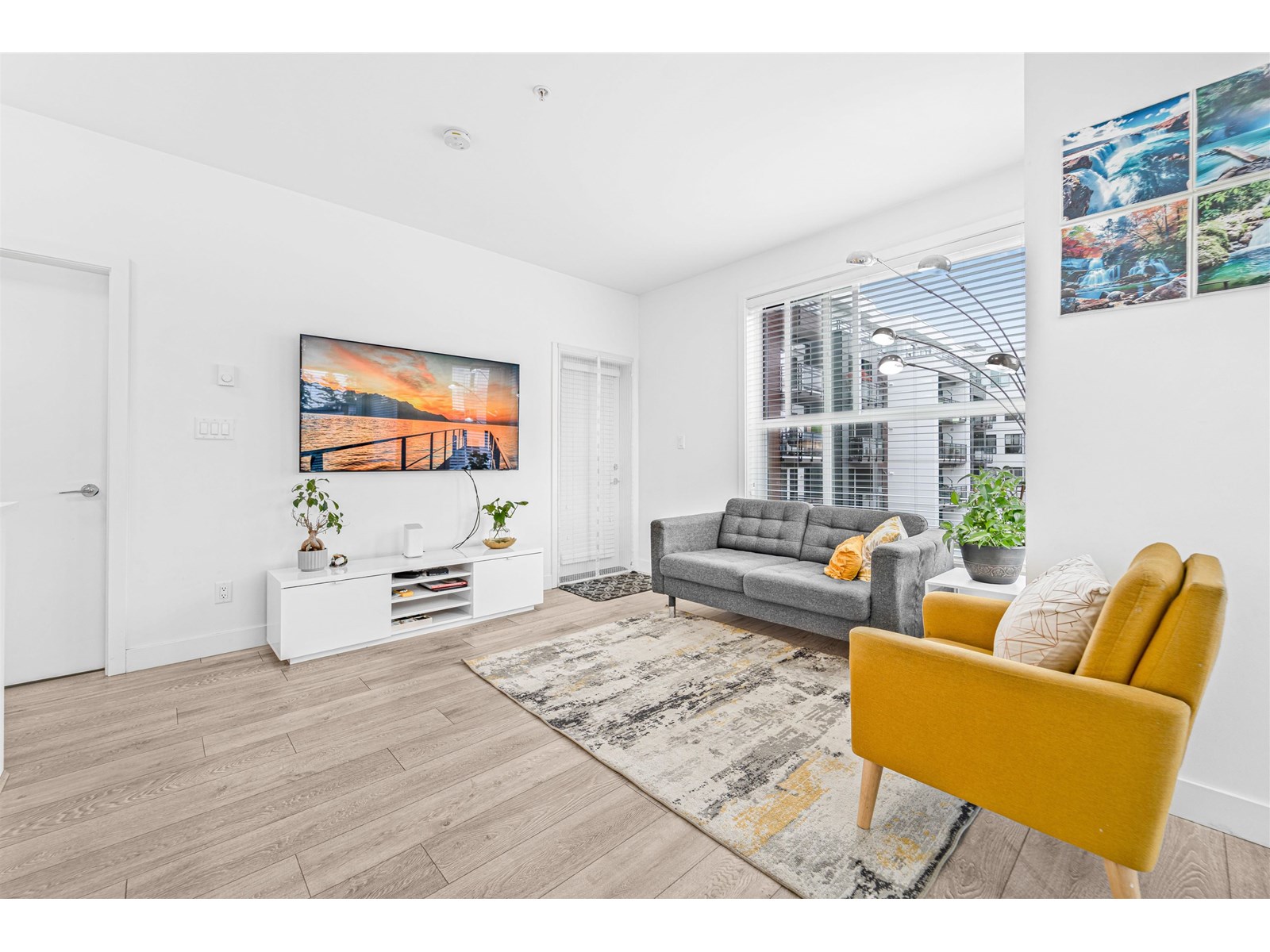 Photo 10 of 306 7809 209 Street, Langley BC