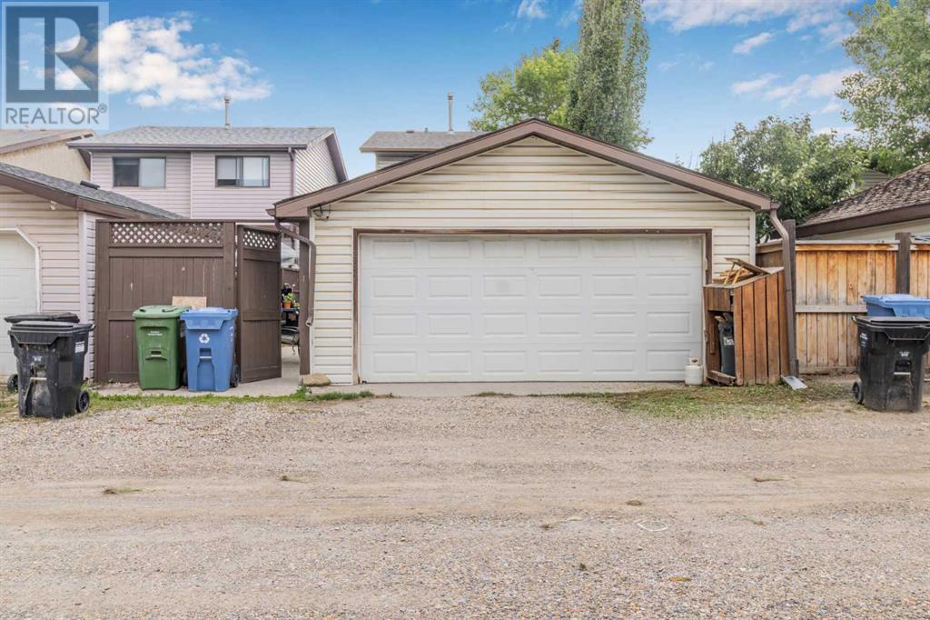 Single Family House for Sale in  Abinger Crescent NE Abbeydale Calgary 