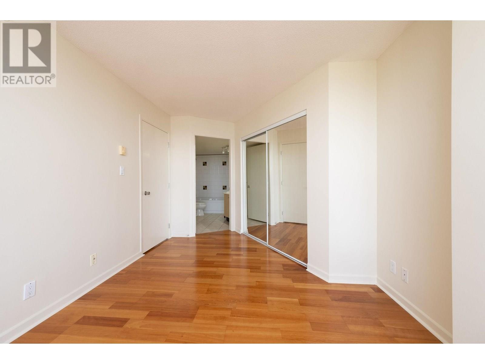 Photo 18 of 1702 8180 Granville Avenue, Richmond BC