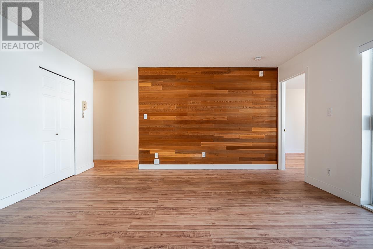 Photo 19 of 208 1550 Chesterfield Avenue, North Vancouver BC