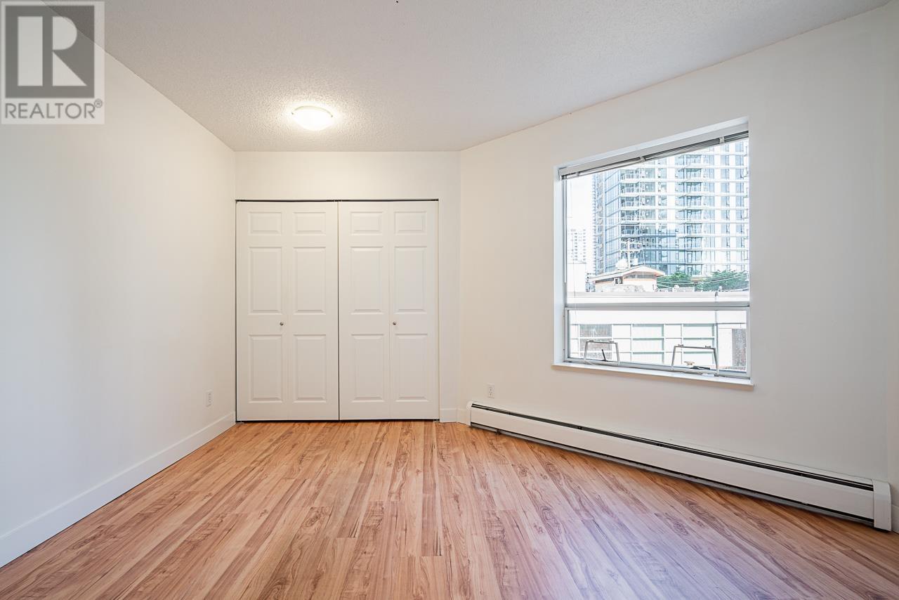 Photo 20 of 208 1550 Chesterfield Avenue, North Vancouver BC