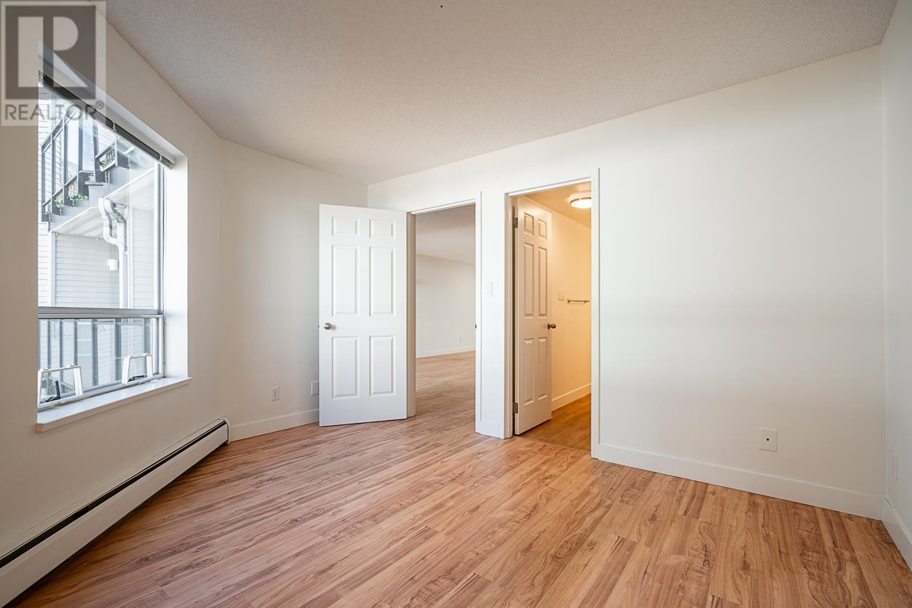 Photo 21 of 208 1550 Chesterfield Avenue, North Vancouver BC