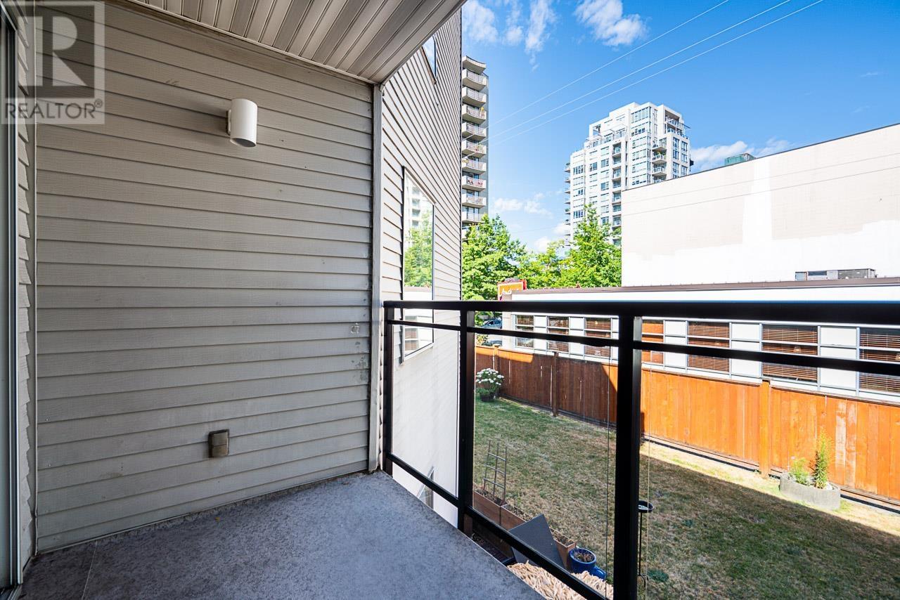 Photo 24 of 208 1550 Chesterfield Avenue, North Vancouver BC
