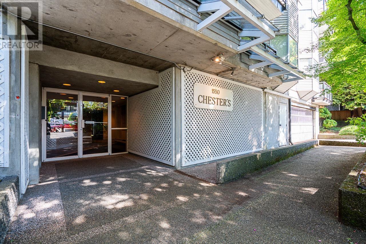 Photo 3 of 208 1550 Chesterfield Avenue, North Vancouver BC