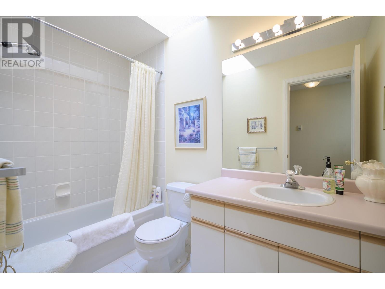 Photo 29 of 4814 Glendale Avenue, Ladner BC