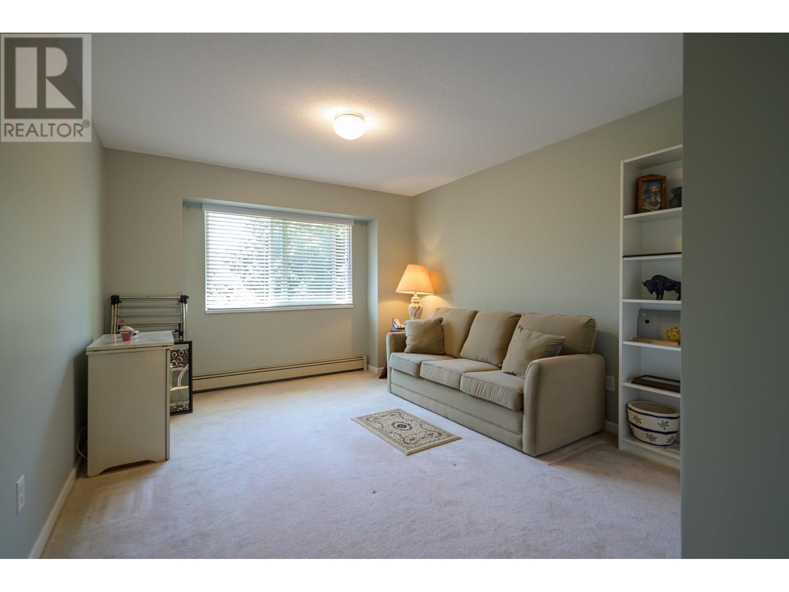 Photo 31 of 4814 Glendale Avenue, Ladner BC
