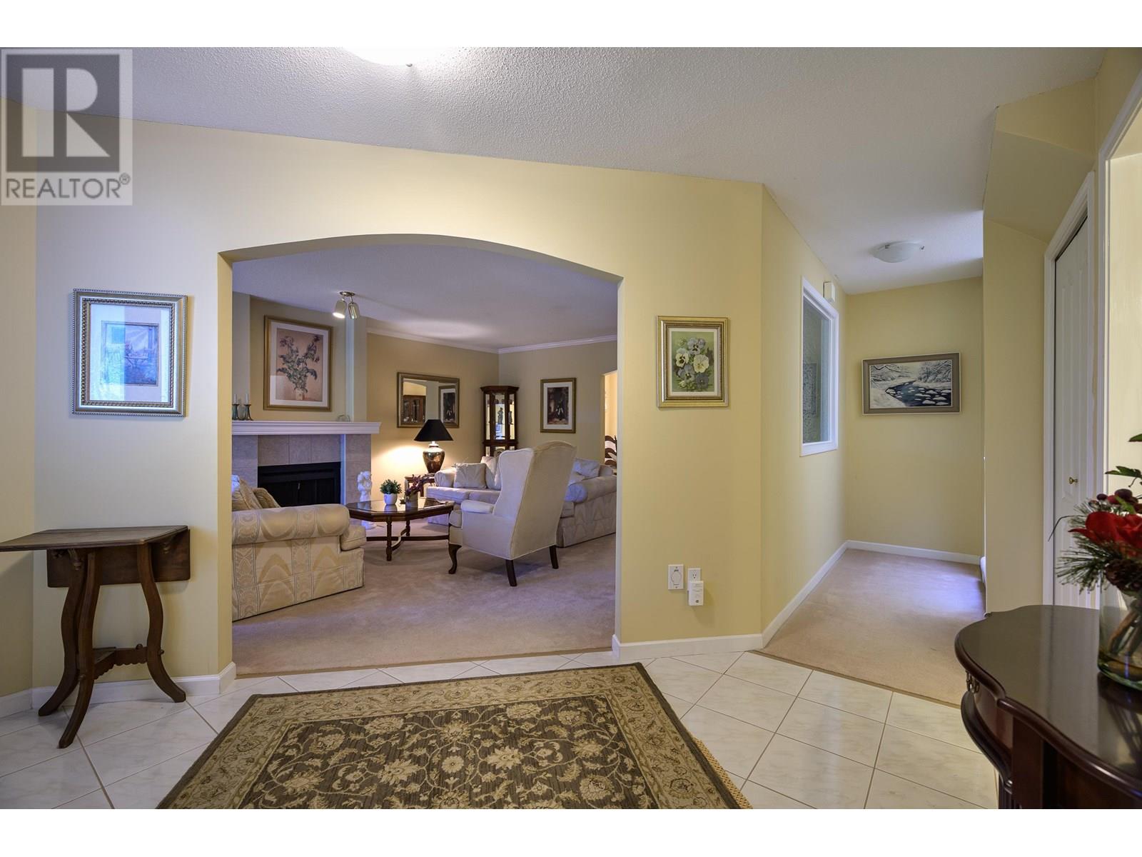 Photo 4 of 4814 Glendale Avenue, Ladner BC
