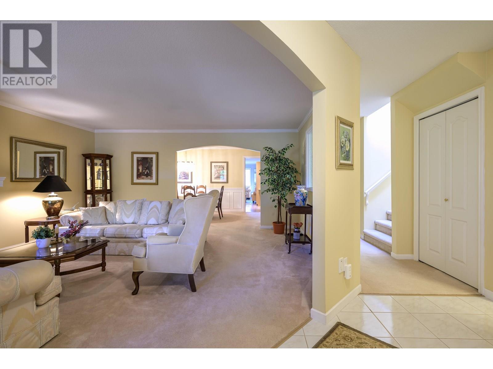 Photo 5 of 4814 Glendale Avenue, Ladner BC