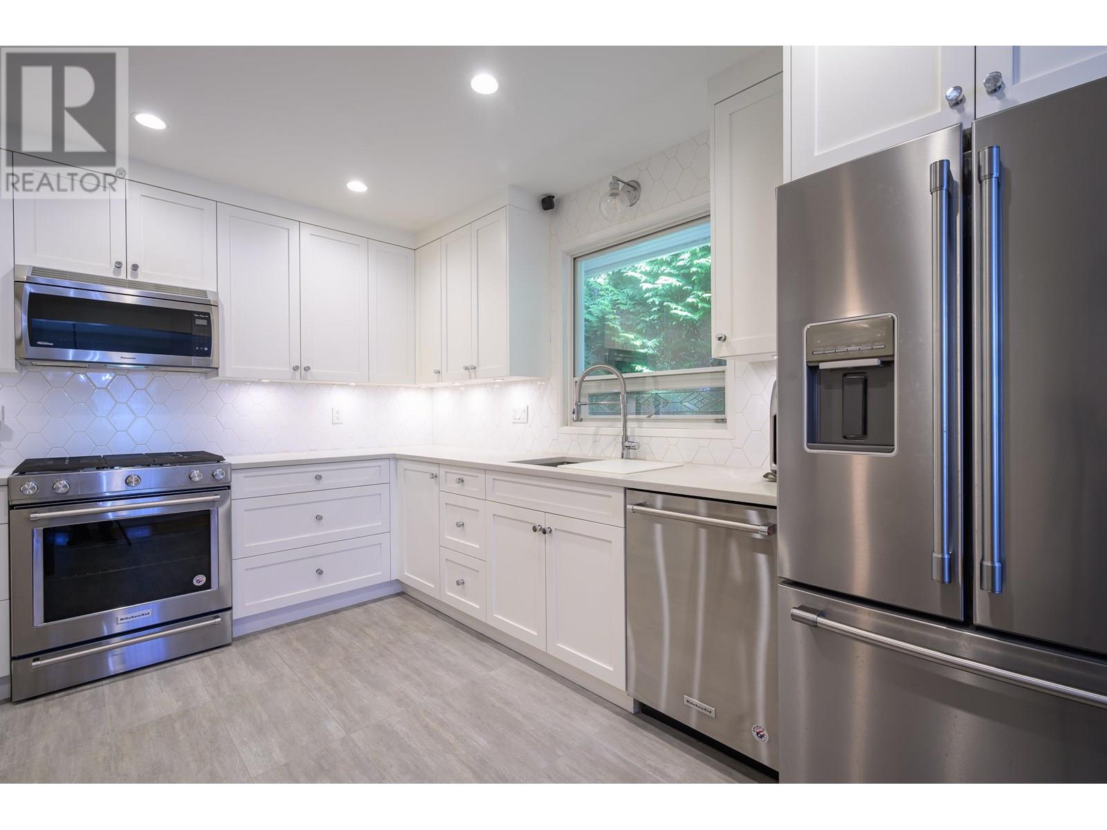 Photo 33 of 5938 Holland Street, Vancouver BC