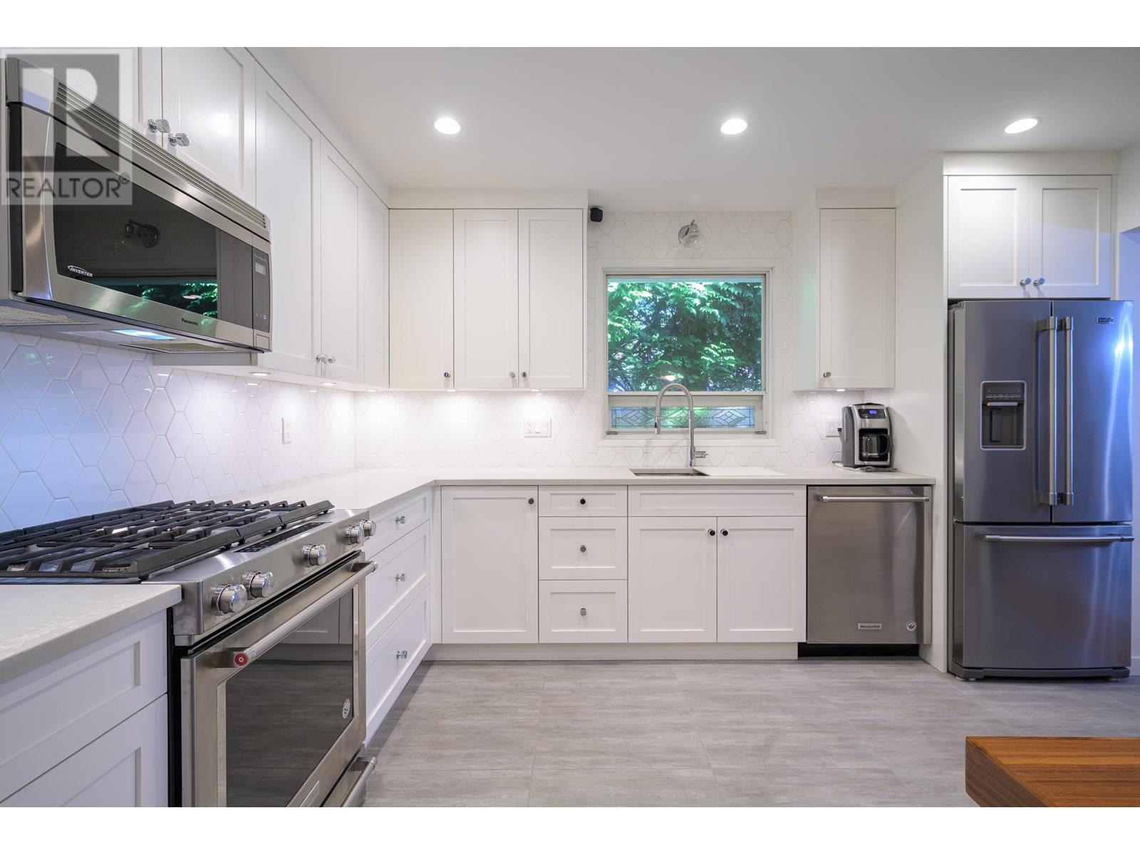 Photo 21 of 5938 Holland Street, Vancouver BC