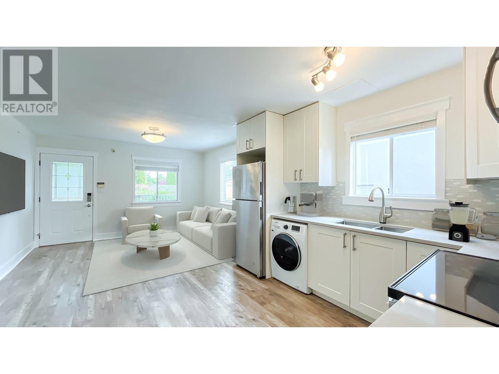 Photo 7 of 5076 Smith Avenue, Burnaby BC