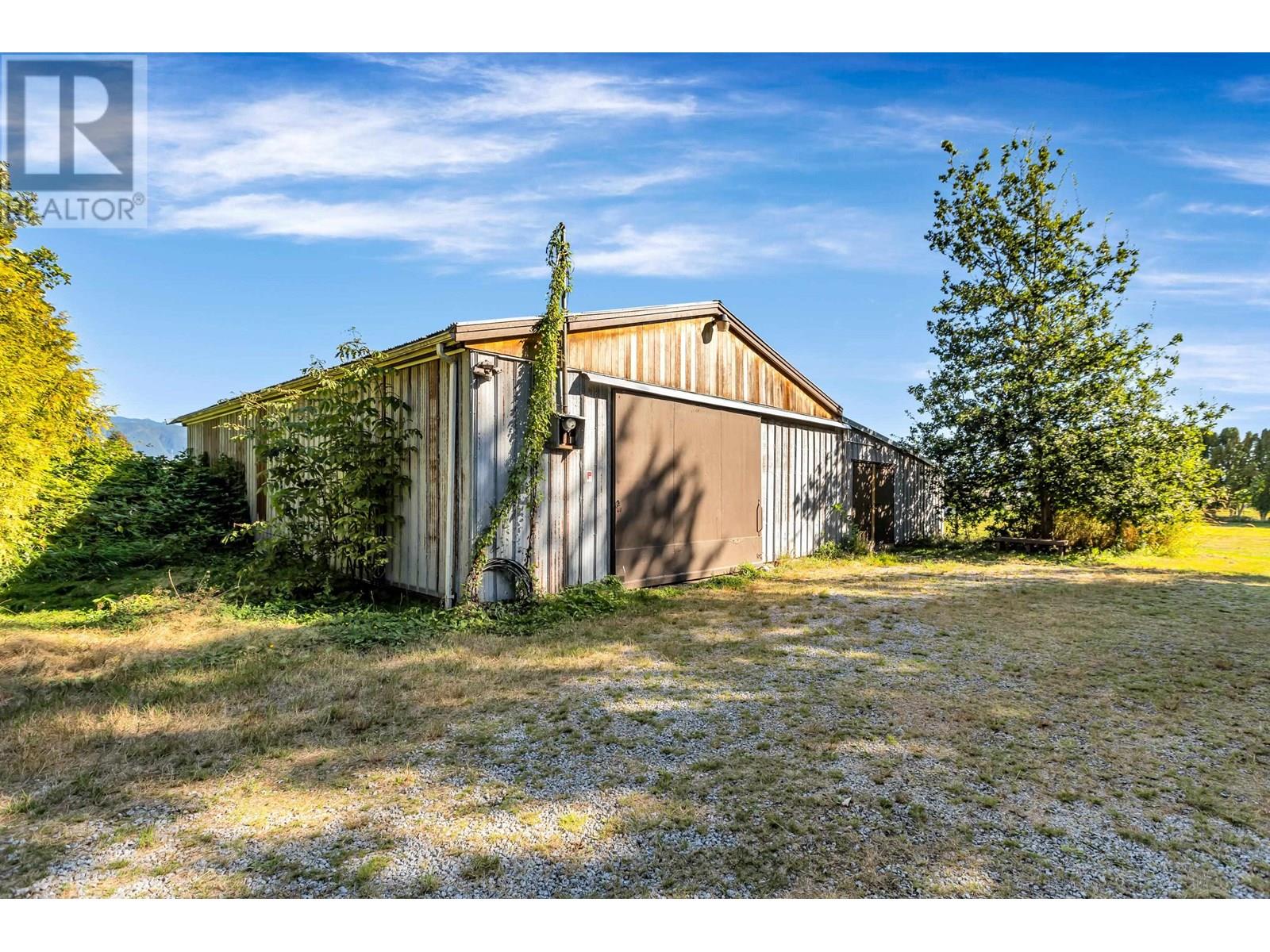 18825 OLD DEWDNEY TRUNK ROAD, Pitt Meadows
