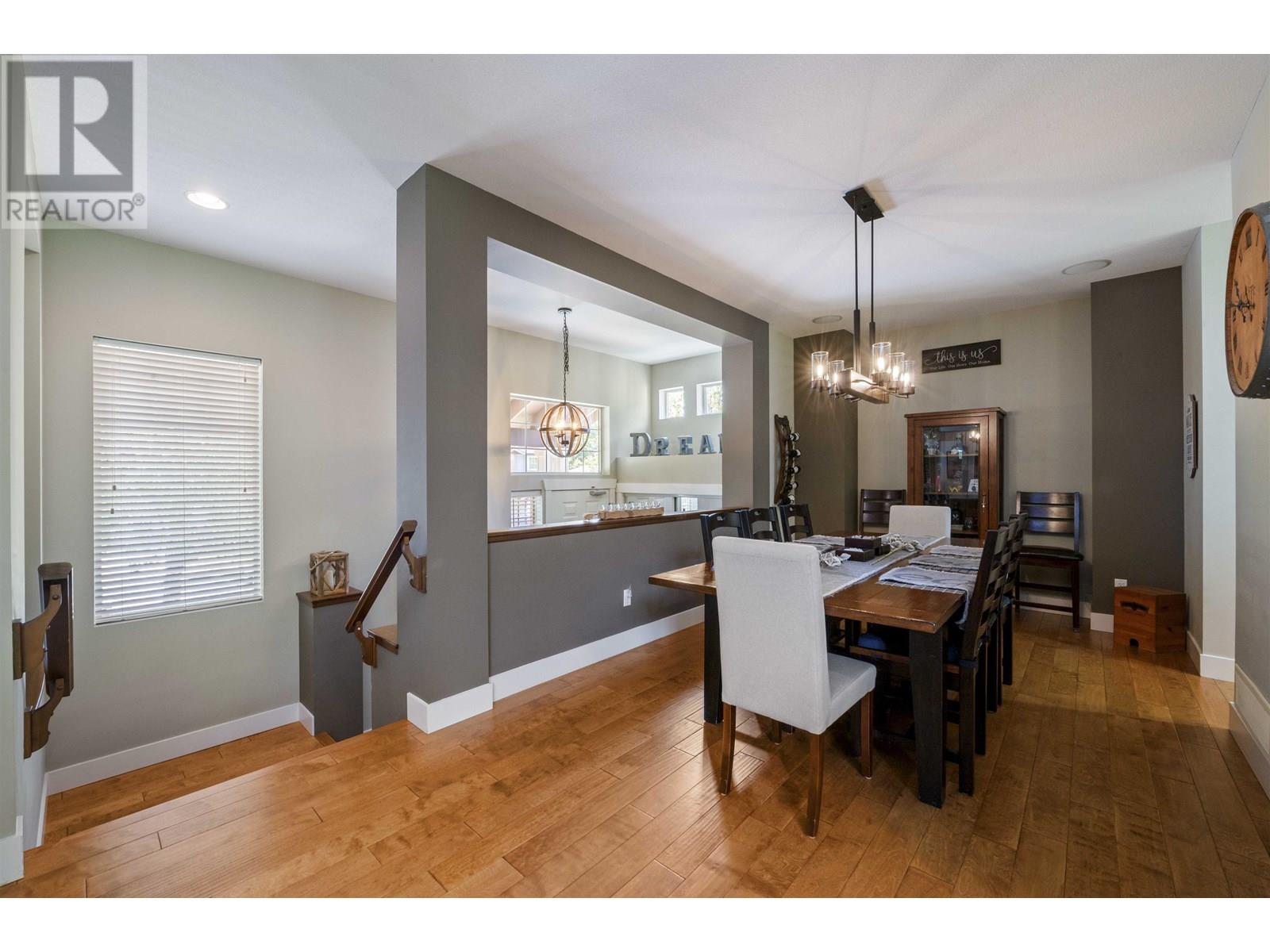 Photo 5 of 24437 Mcclure Drive, Maple Ridge BC
