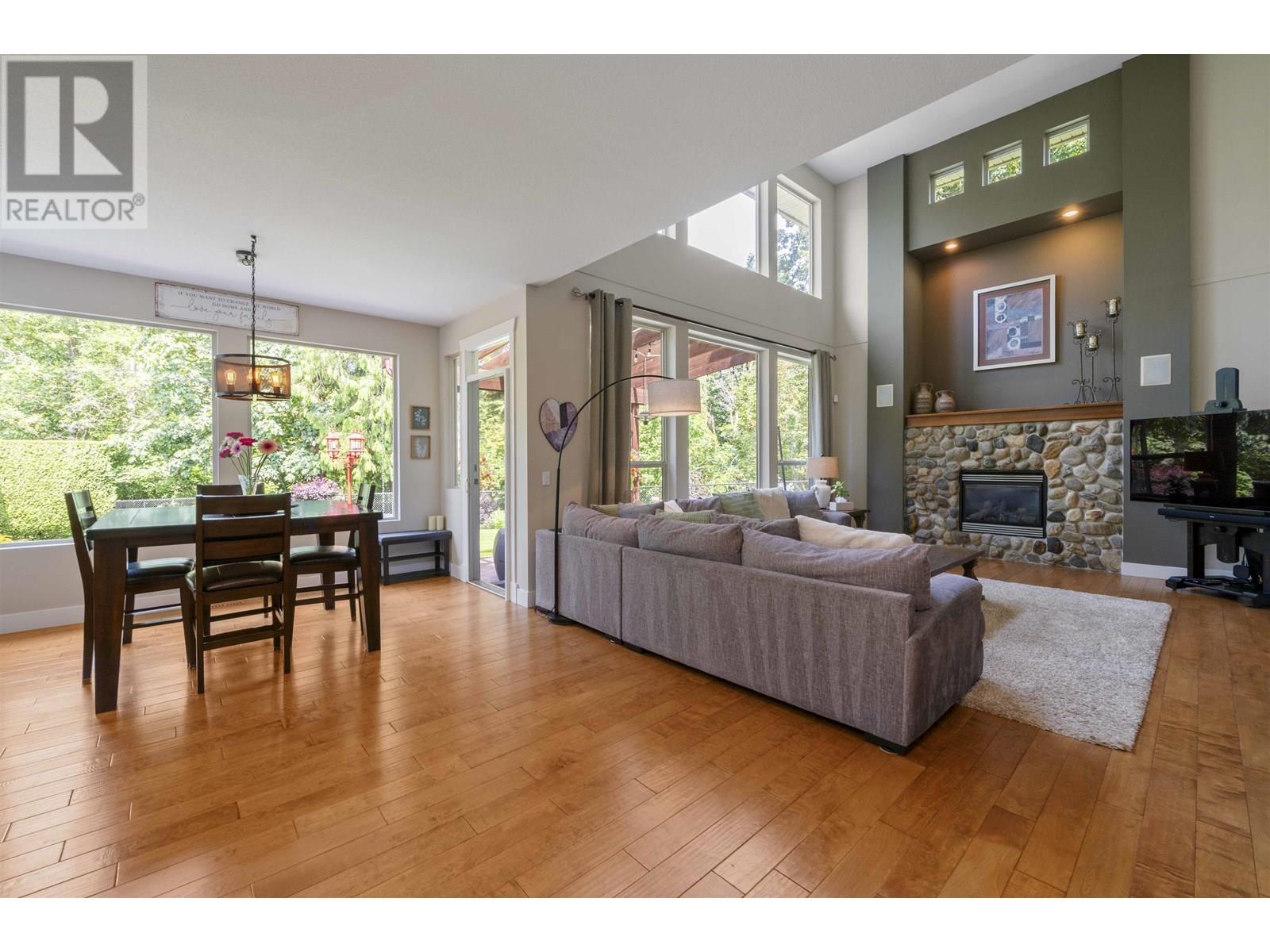 Photo 7 of 24437 Mcclure Drive, Maple Ridge BC