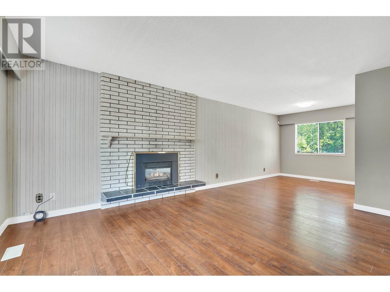 Photo 3 of 10540 Sorrel Drive, Richmond BC