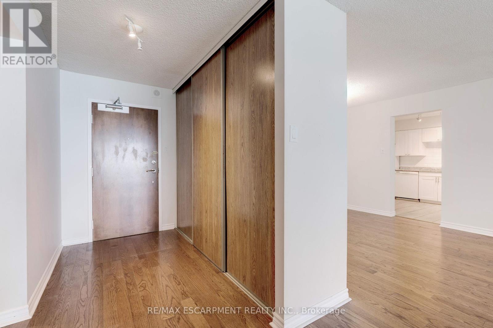 Photo 1 of 205 5280 Lakeshore Road, Burlington ON