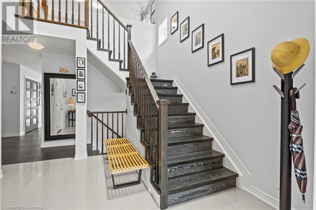 Photo 2 of 5799 Osprey Avenue, Niagara Falls ON