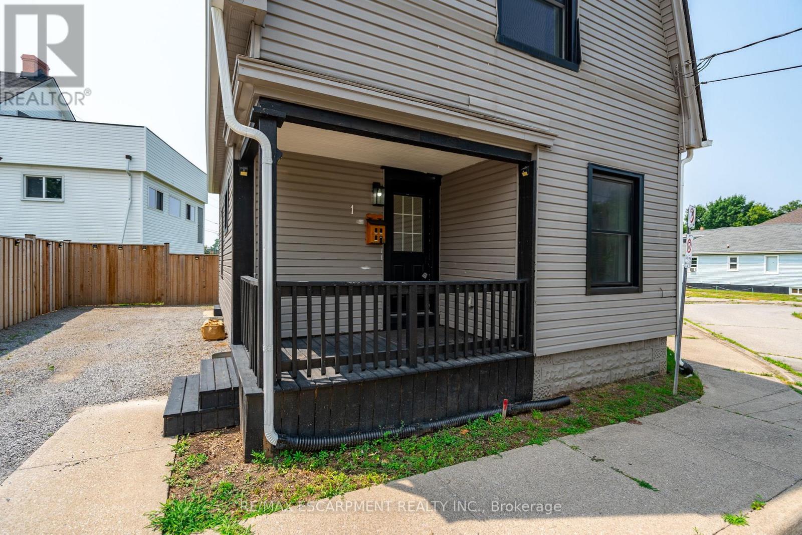 Photo 2 of 1 Prince Street, St Catharines ON