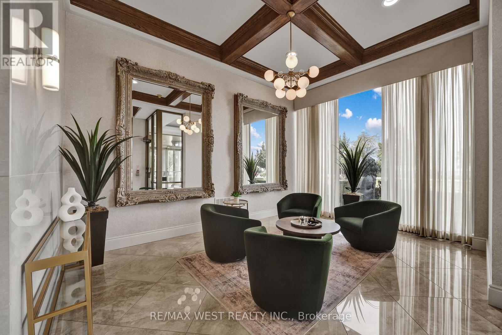Photo 13 of 5 W 174 Mountain Park Avenue, Hamilton ON