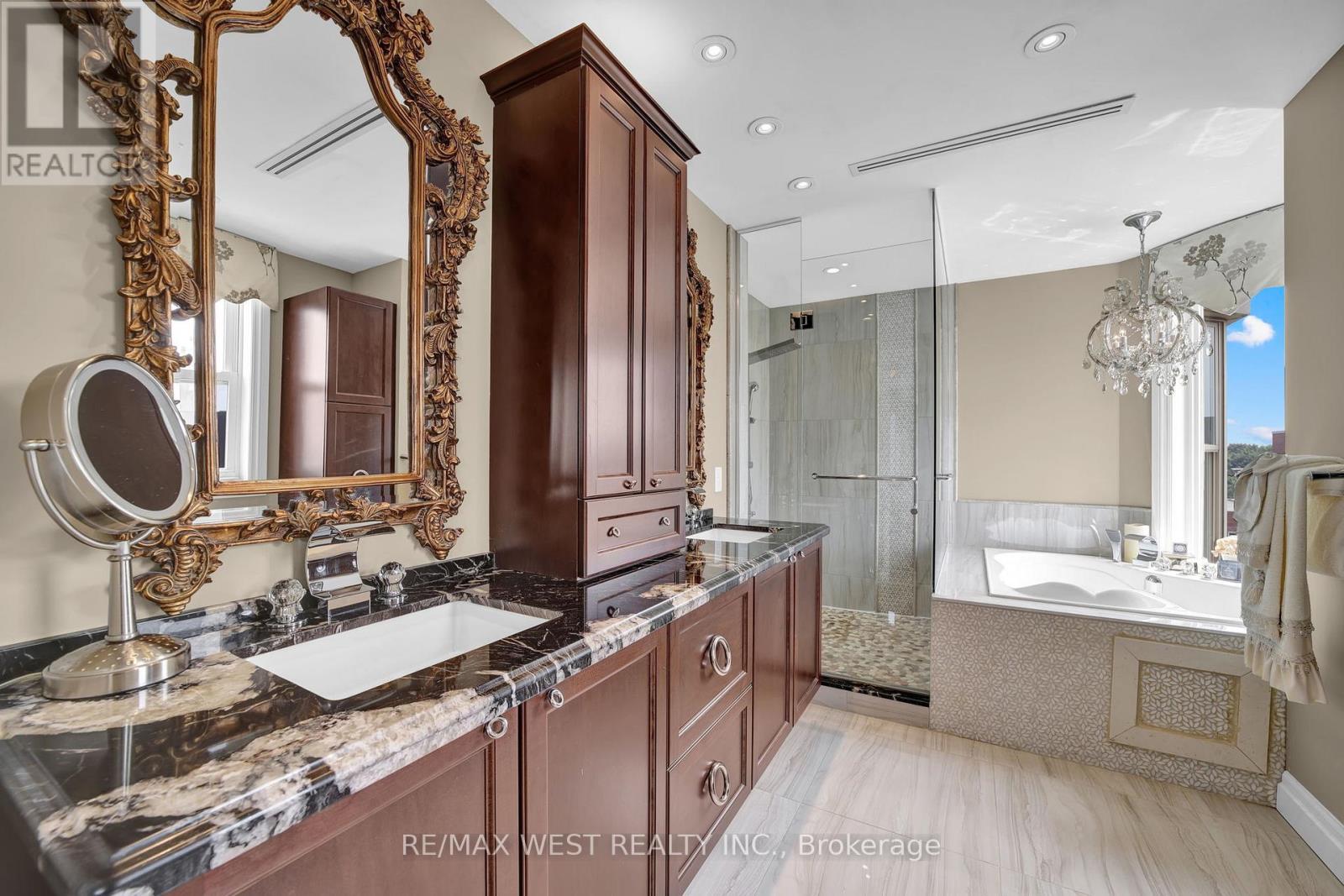Photo 16 of 5 W 174 Mountain Park Avenue, Hamilton ON