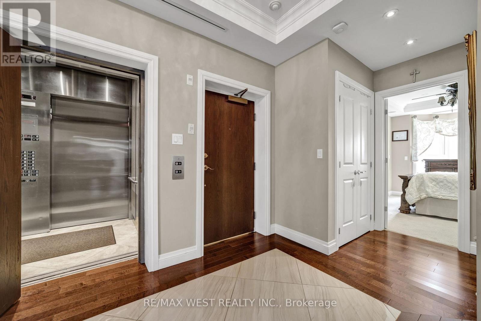 Photo 15 of 5 W 174 Mountain Park Avenue, Hamilton ON