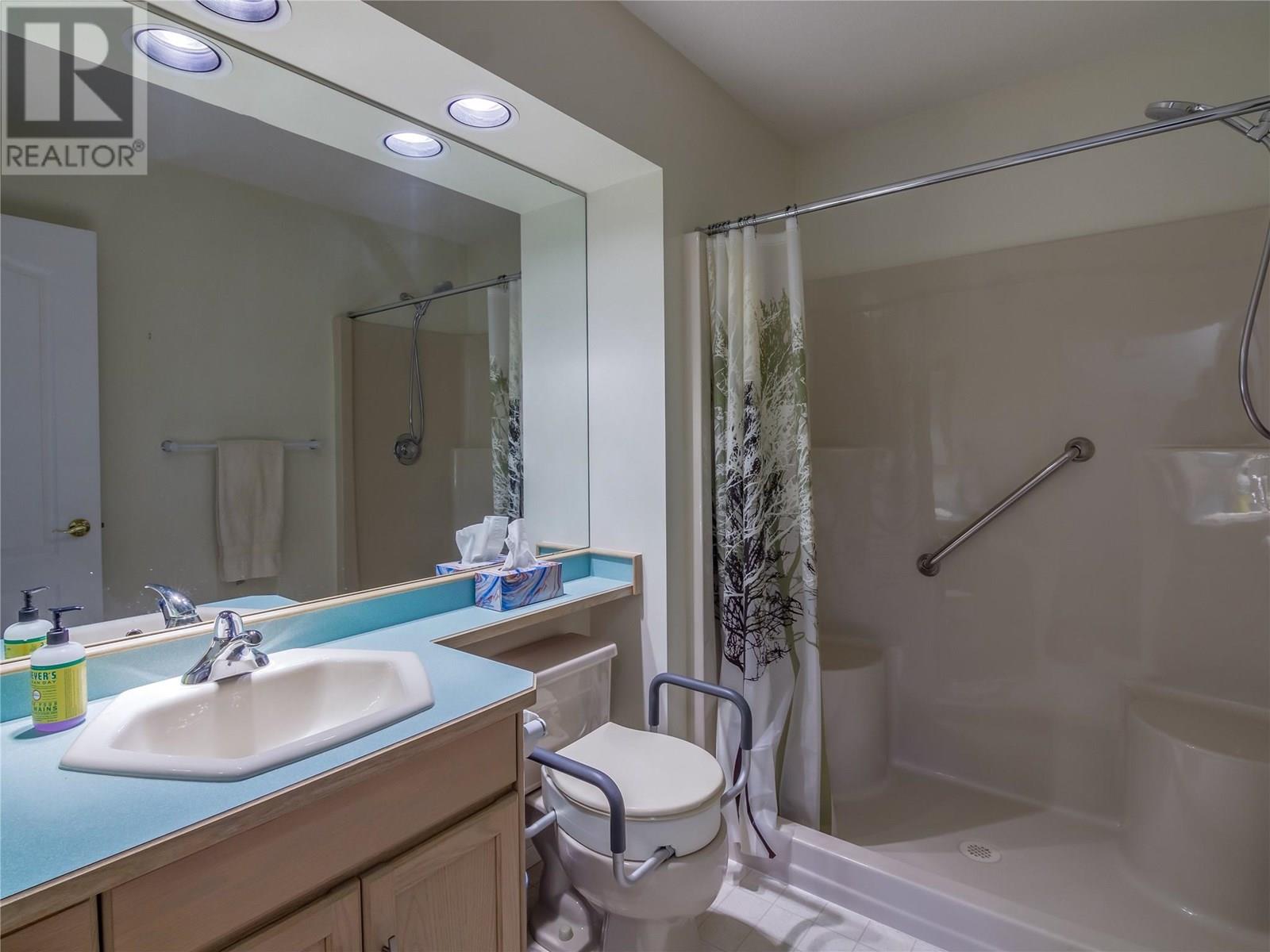 138 3333 South Main Street, Penticton