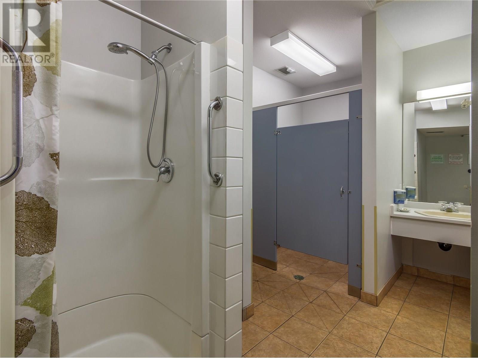 138 3333 South Main Street, Penticton