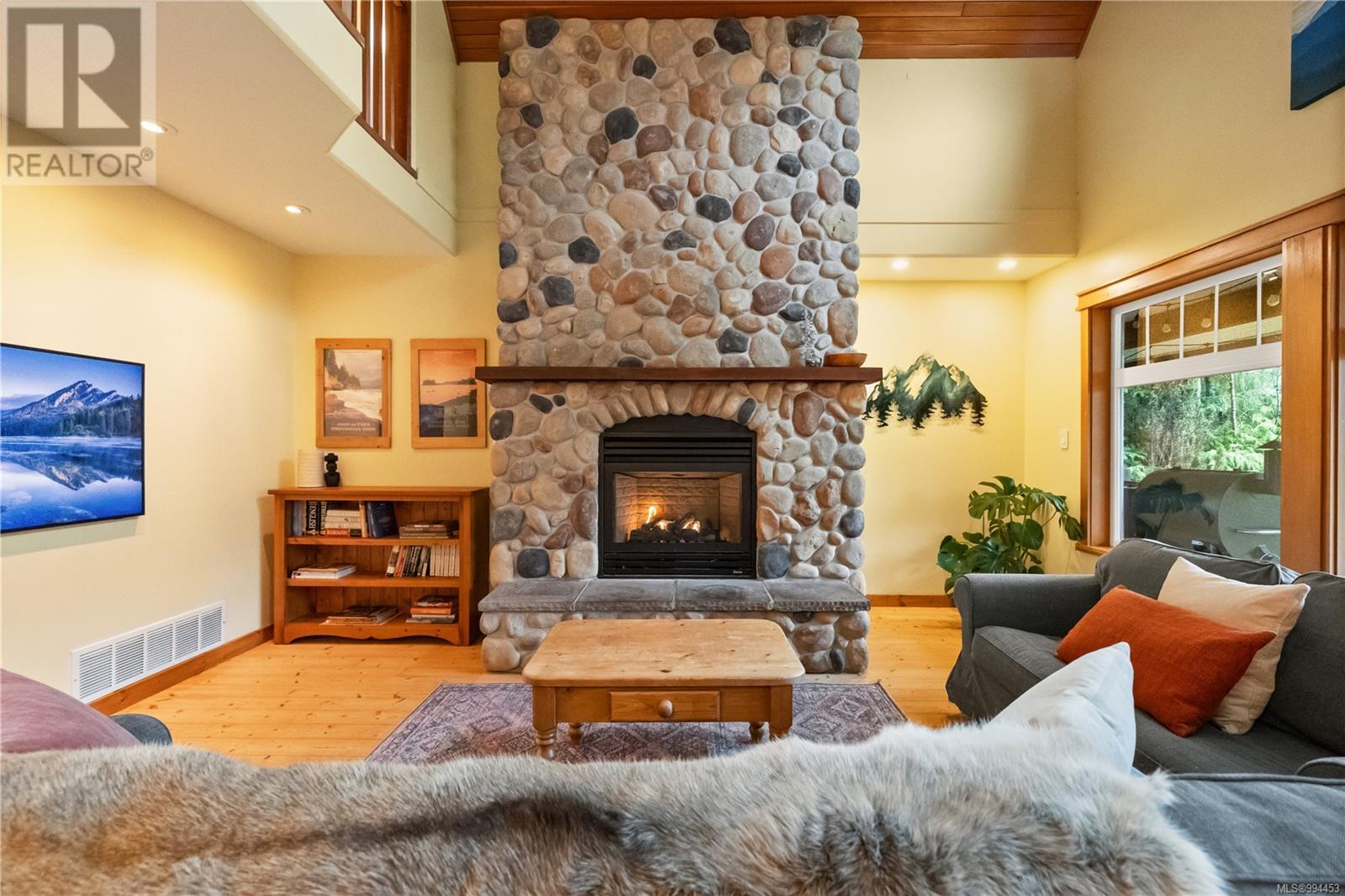 583 Nature Park Dr, Campbell River