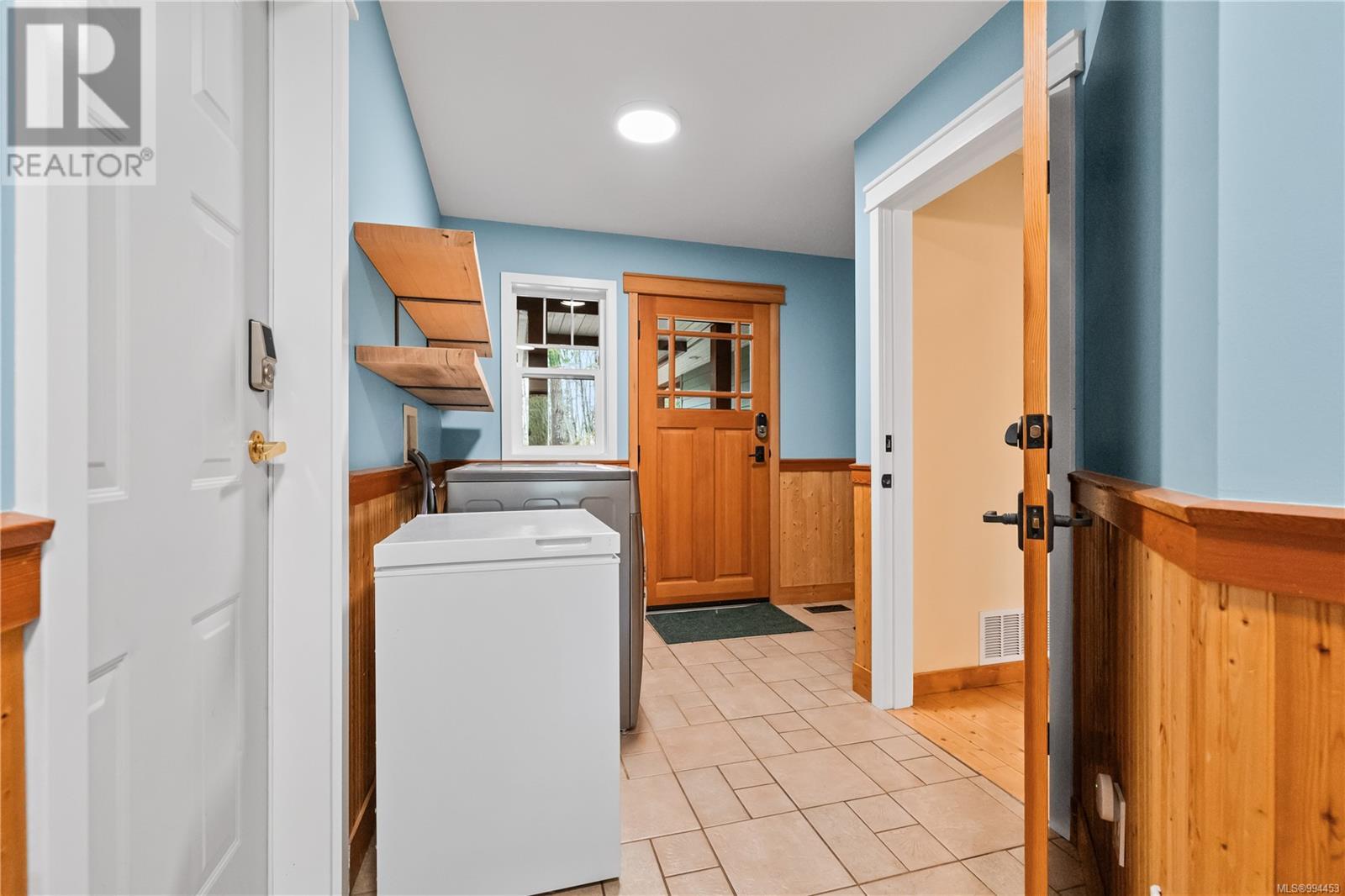 583 Nature Park Dr, Campbell River
