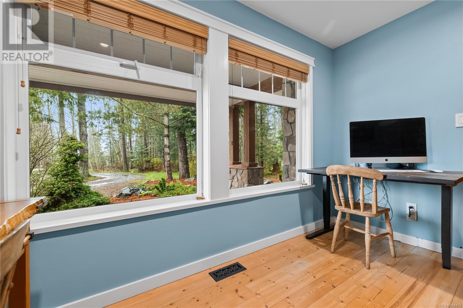 583 Nature Park Dr, Campbell River