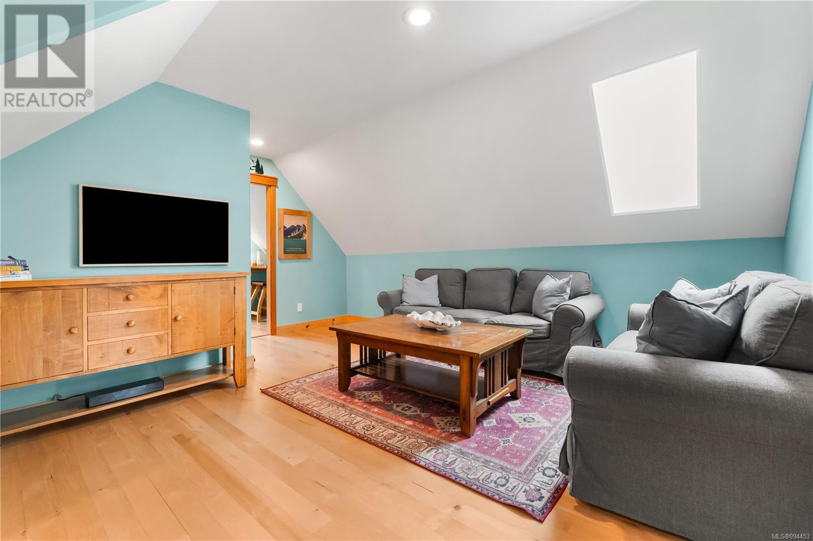 583 Nature Park Dr, Campbell River