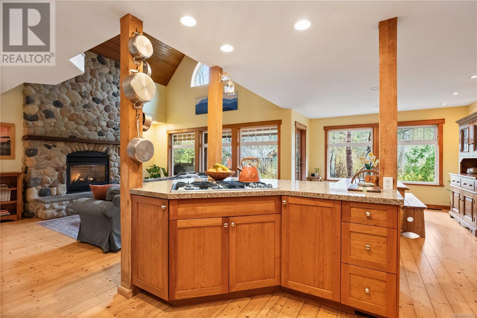 583 Nature Park Dr, Campbell River