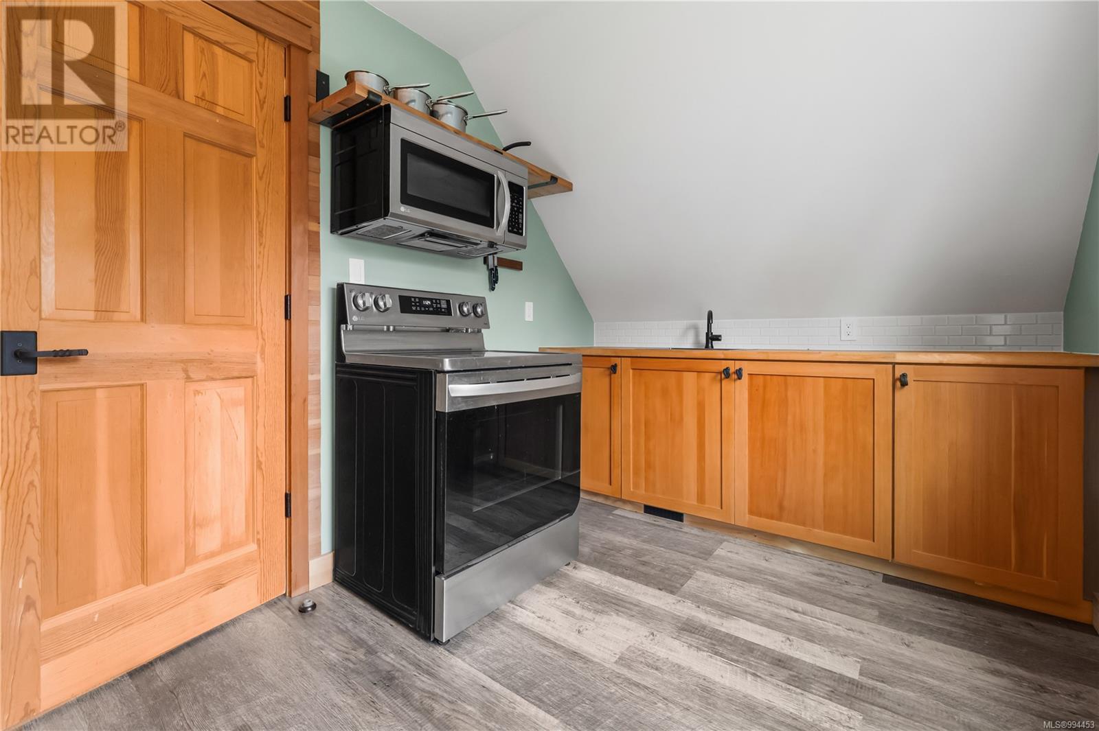 583 Nature Park Dr, Campbell River