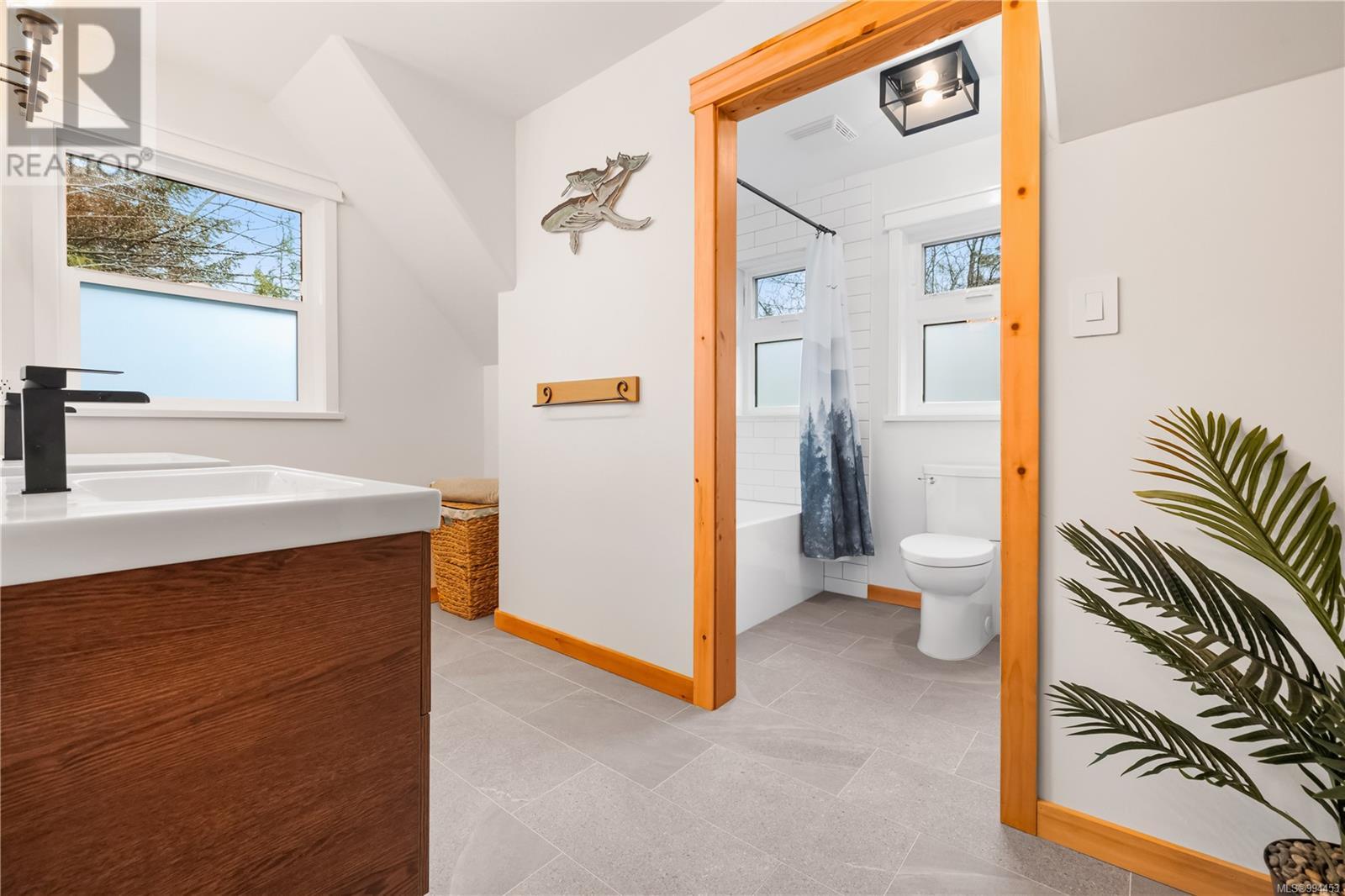583 Nature Park Dr, Campbell River