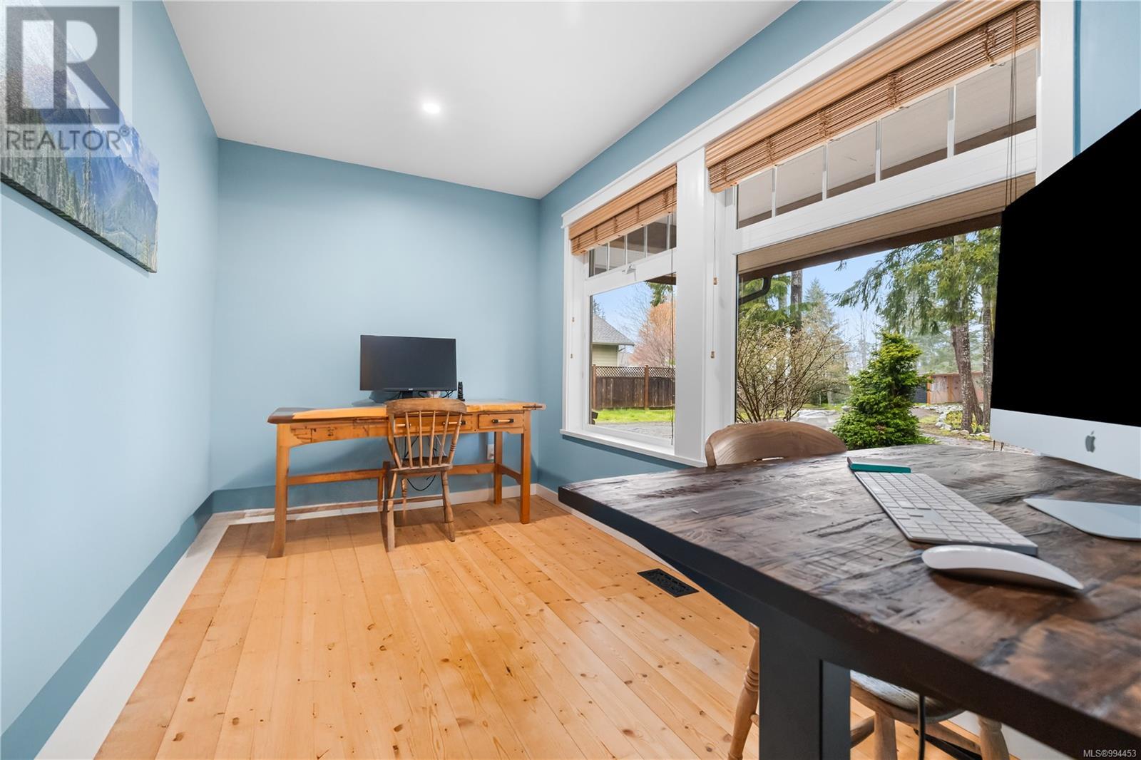 583 Nature Park Dr, Campbell River