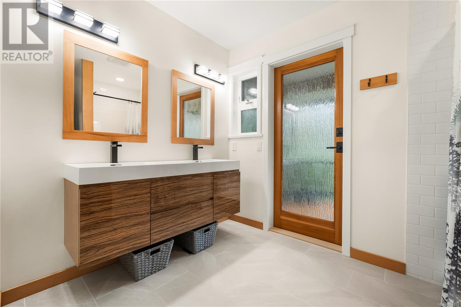 583 Nature Park Dr, Campbell River