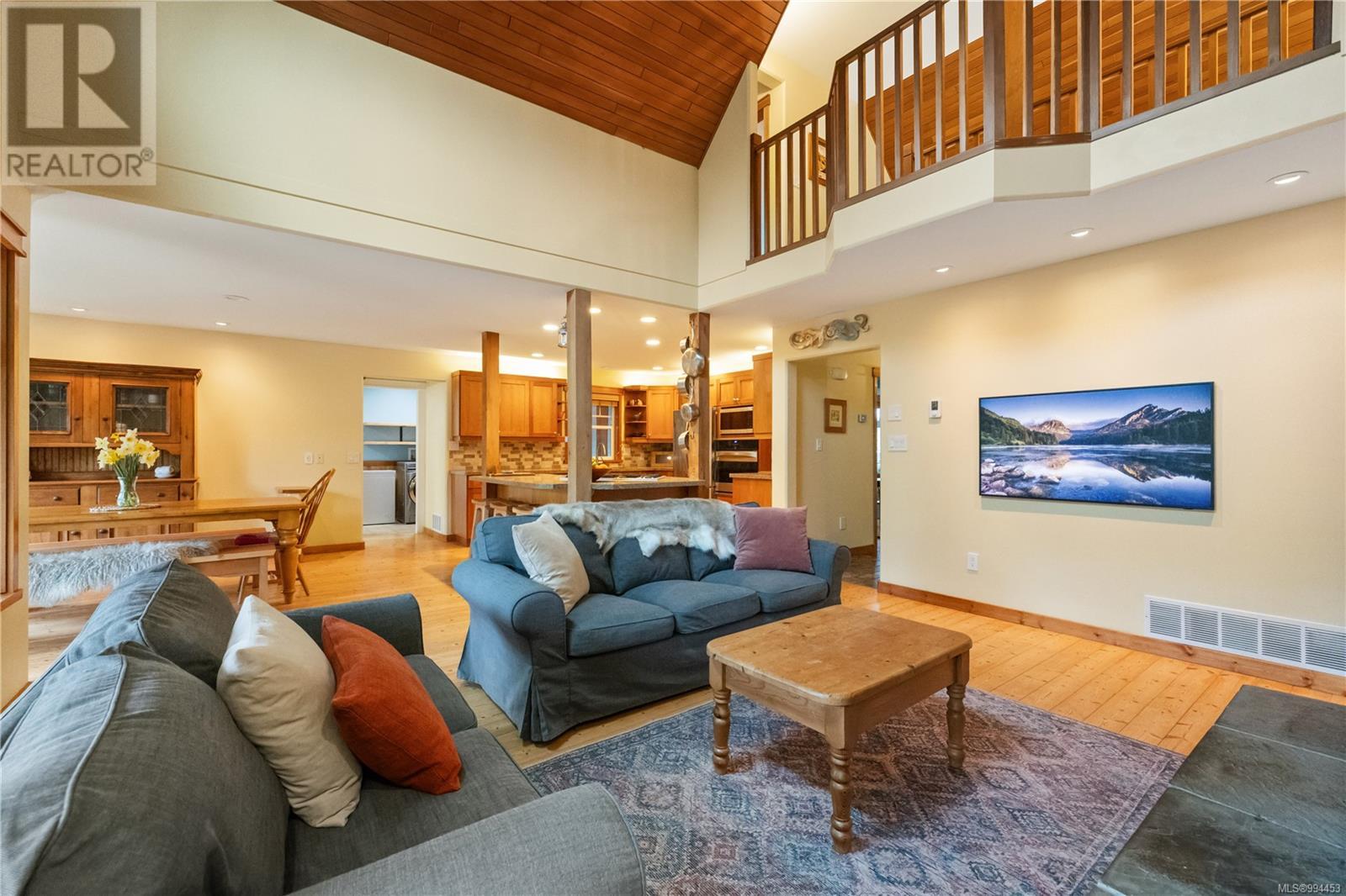 583 Nature Park Dr, Campbell River