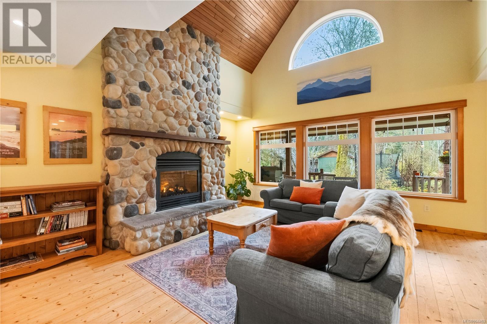 583 Nature Park Dr, Campbell River