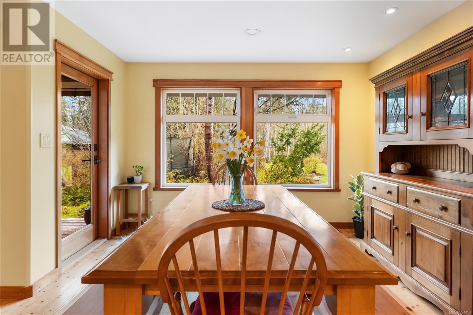 583 Nature Park Dr, Campbell River