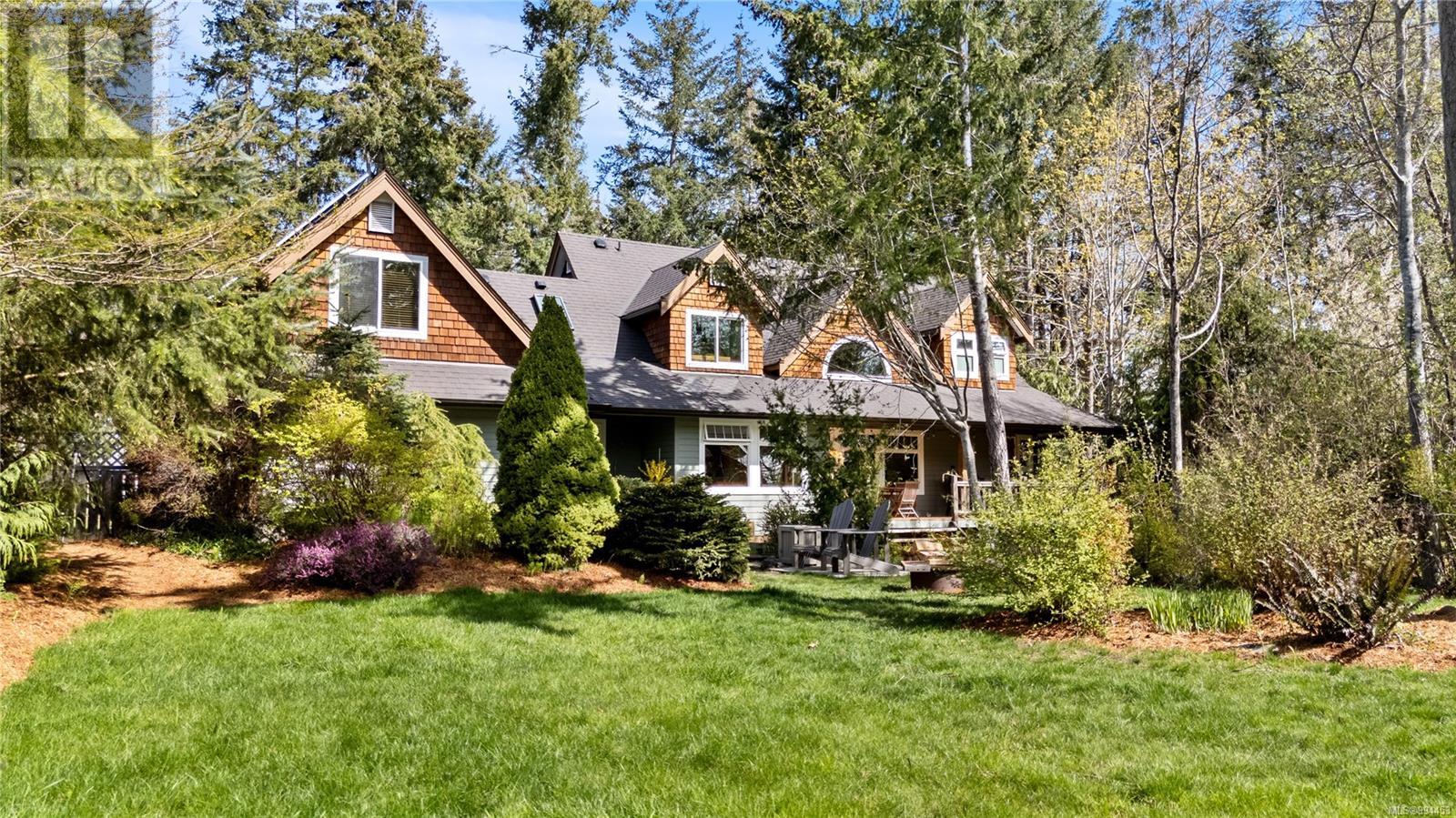 583 Nature Park Dr, Campbell River
