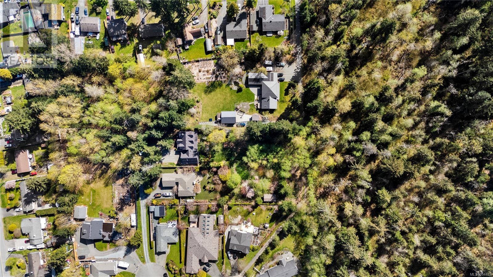 583 Nature Park Dr, Campbell River