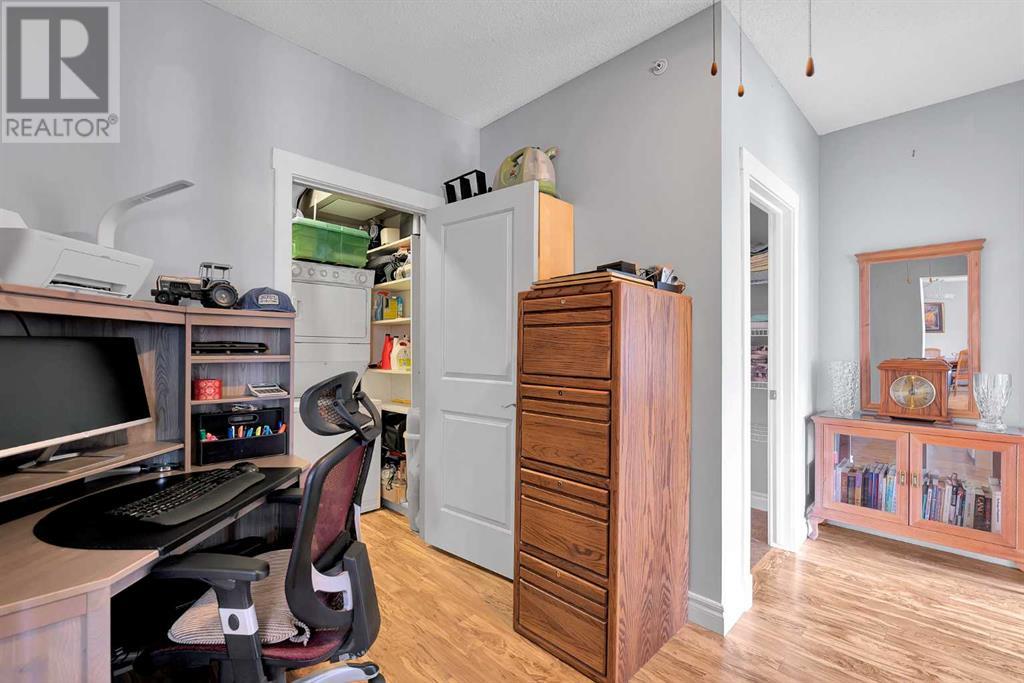 Single Family House for Sale in   Lake Fraser Drive SE Lake Bonavista Calgary 