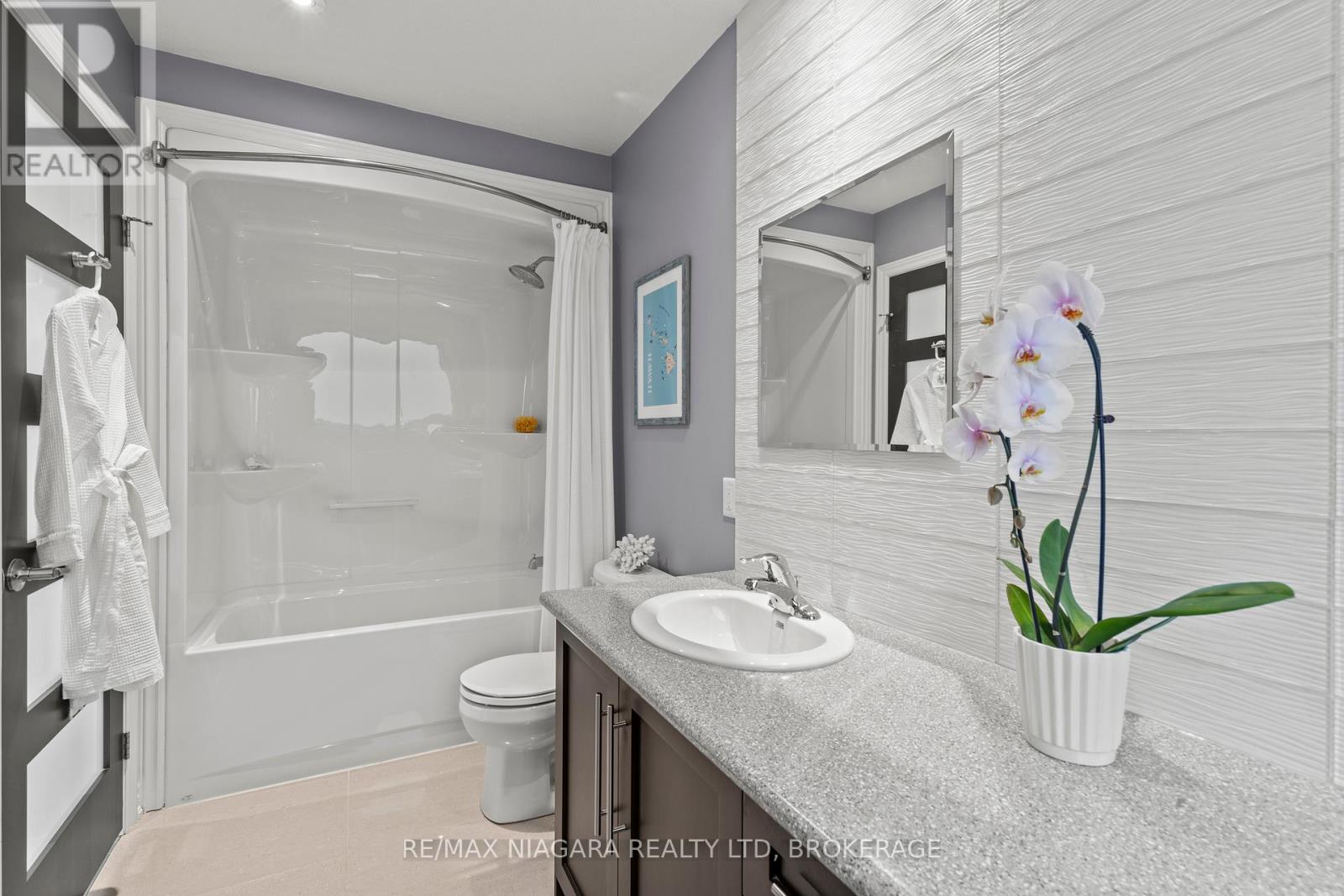 Photo 16 of 5799 Osprey Street, Niagara Falls ON