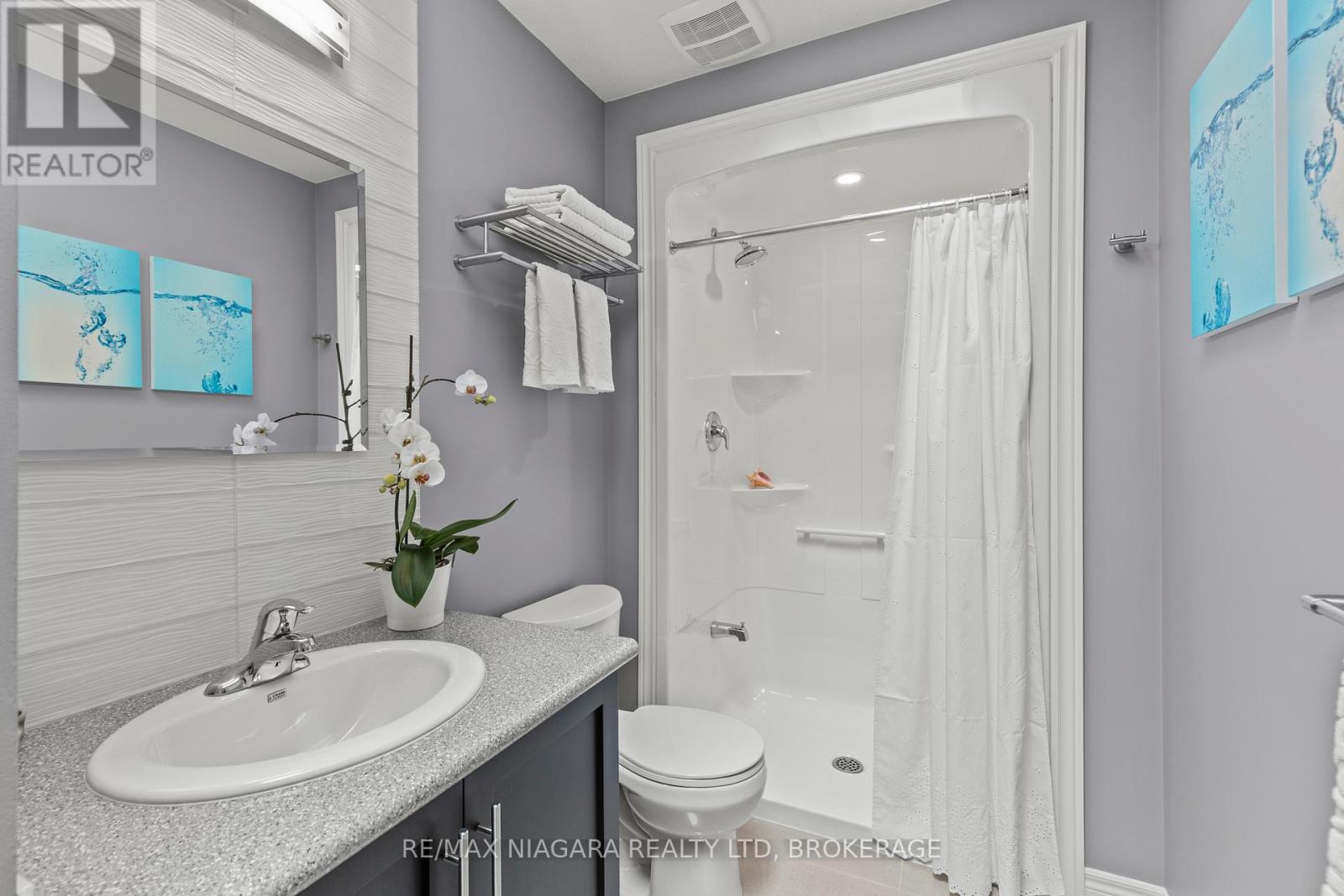 Photo 23 of 5799 Osprey Street, Niagara Falls ON
