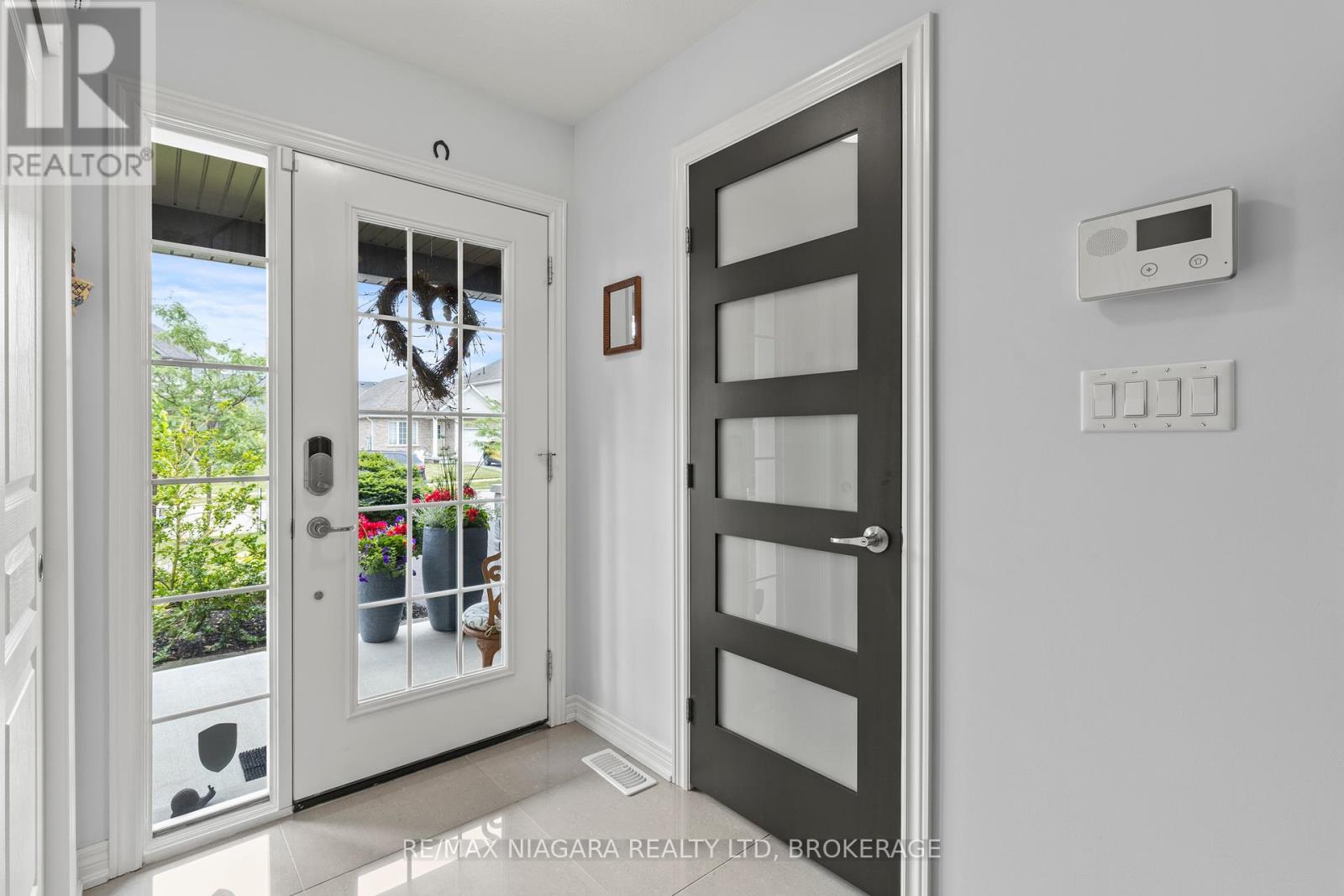 Photo 12 of 5799 Osprey Street, Niagara Falls ON