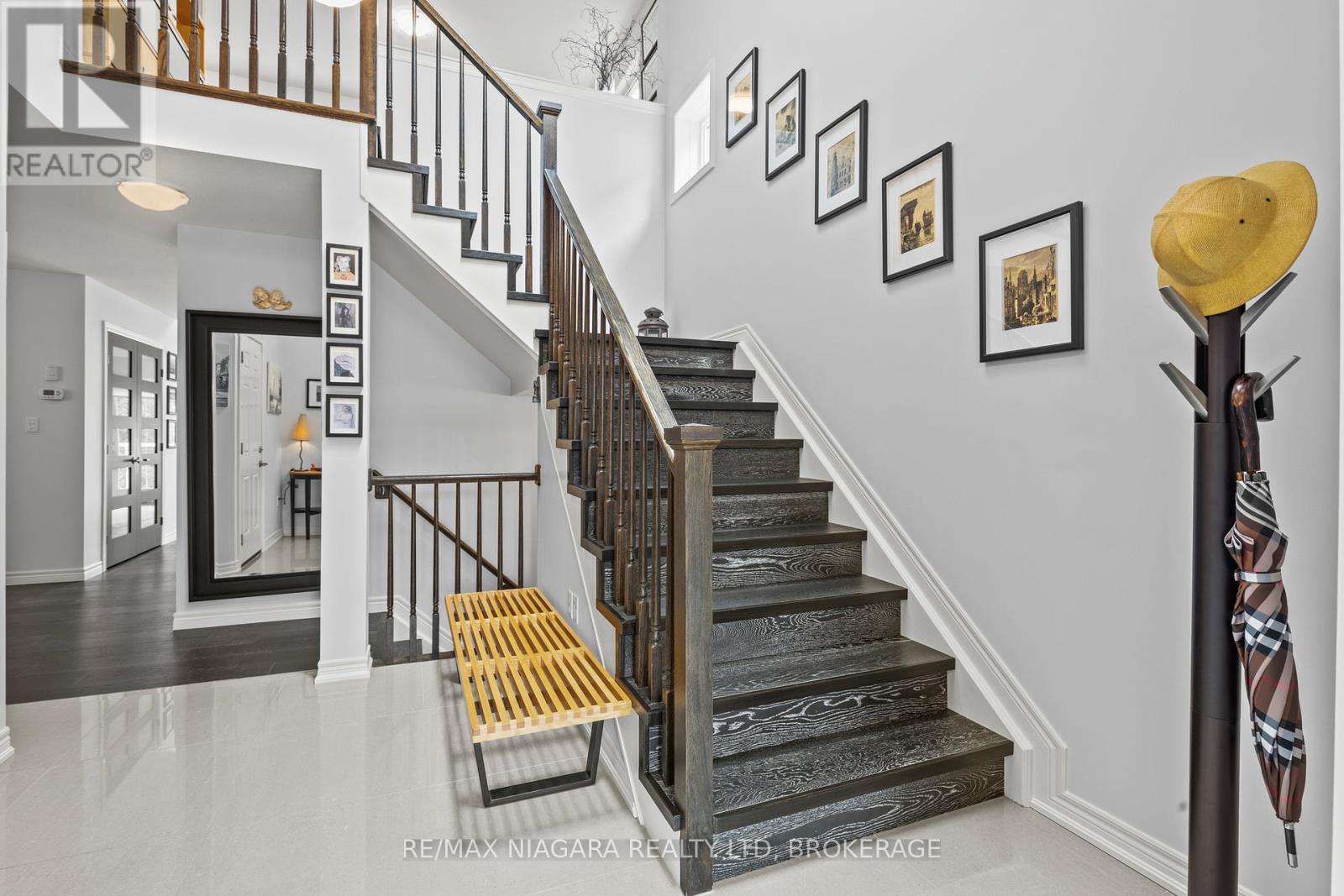 Photo 4 of 5799 Osprey Street, Niagara Falls ON
