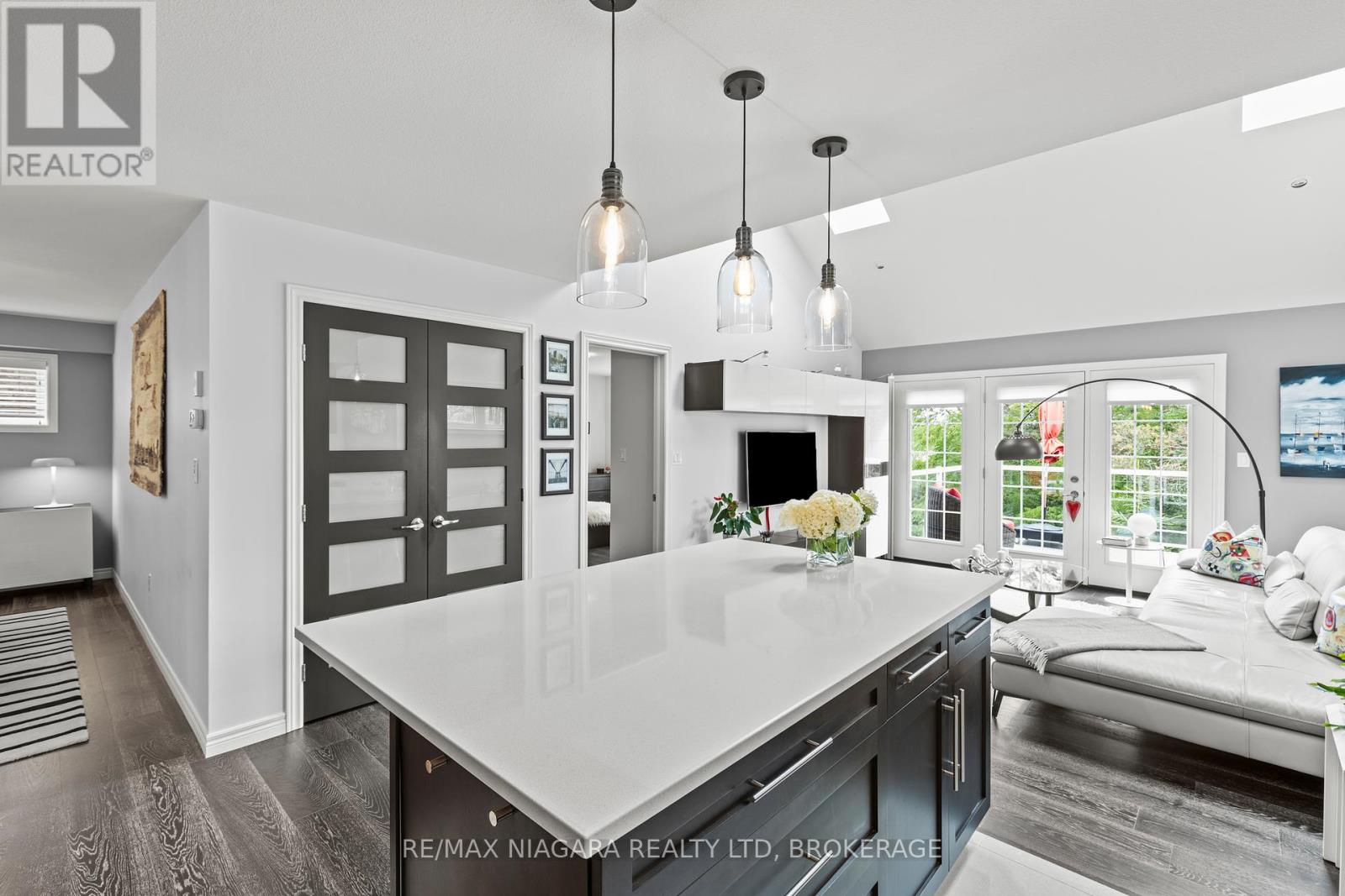 Photo 37 of 5799 Osprey Street, Niagara Falls ON