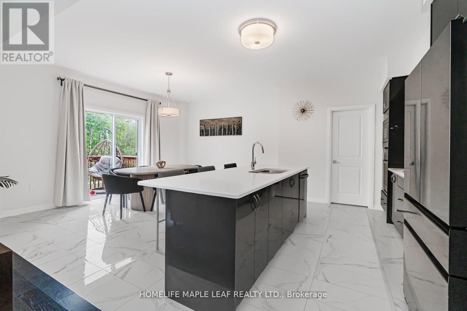 Photo 25 of 3153 Searidge Street, Severn ON