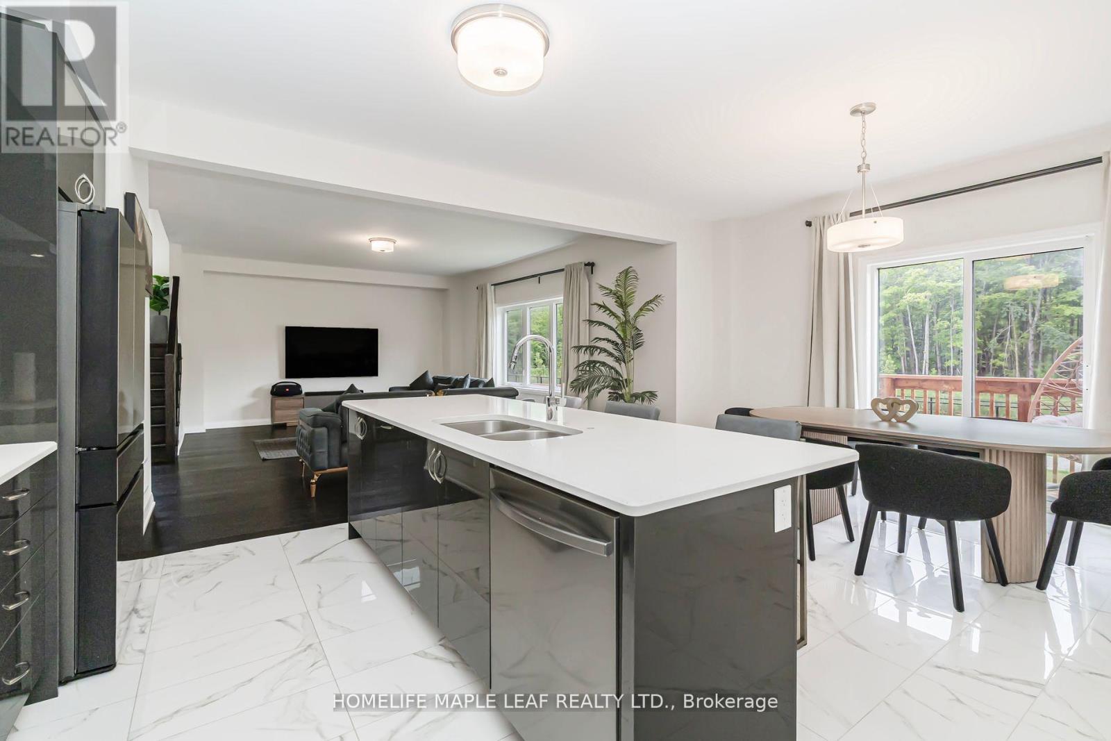 Photo 45 of 3153 Searidge Street, Severn ON